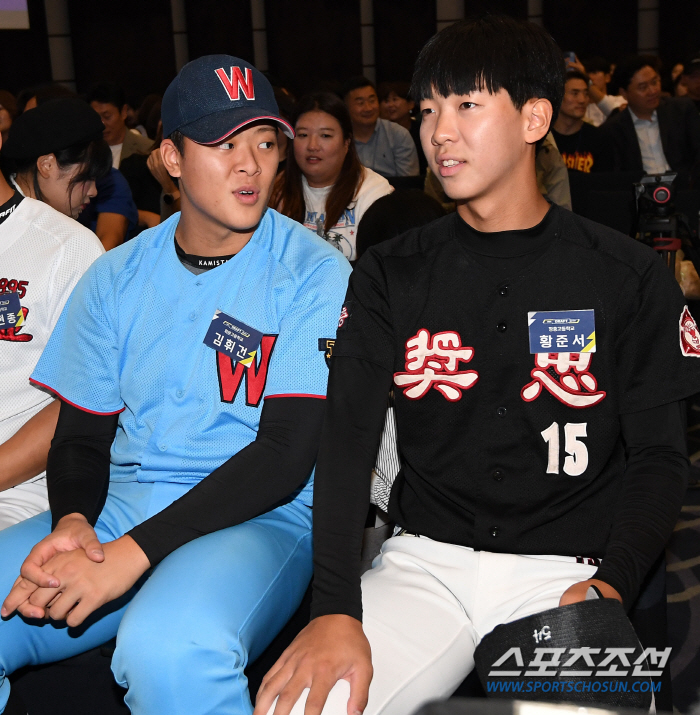 '인생 2회차 루키' 오른팔 바치겠다는 NC 김휘건, 당찬 포부에 이어 …