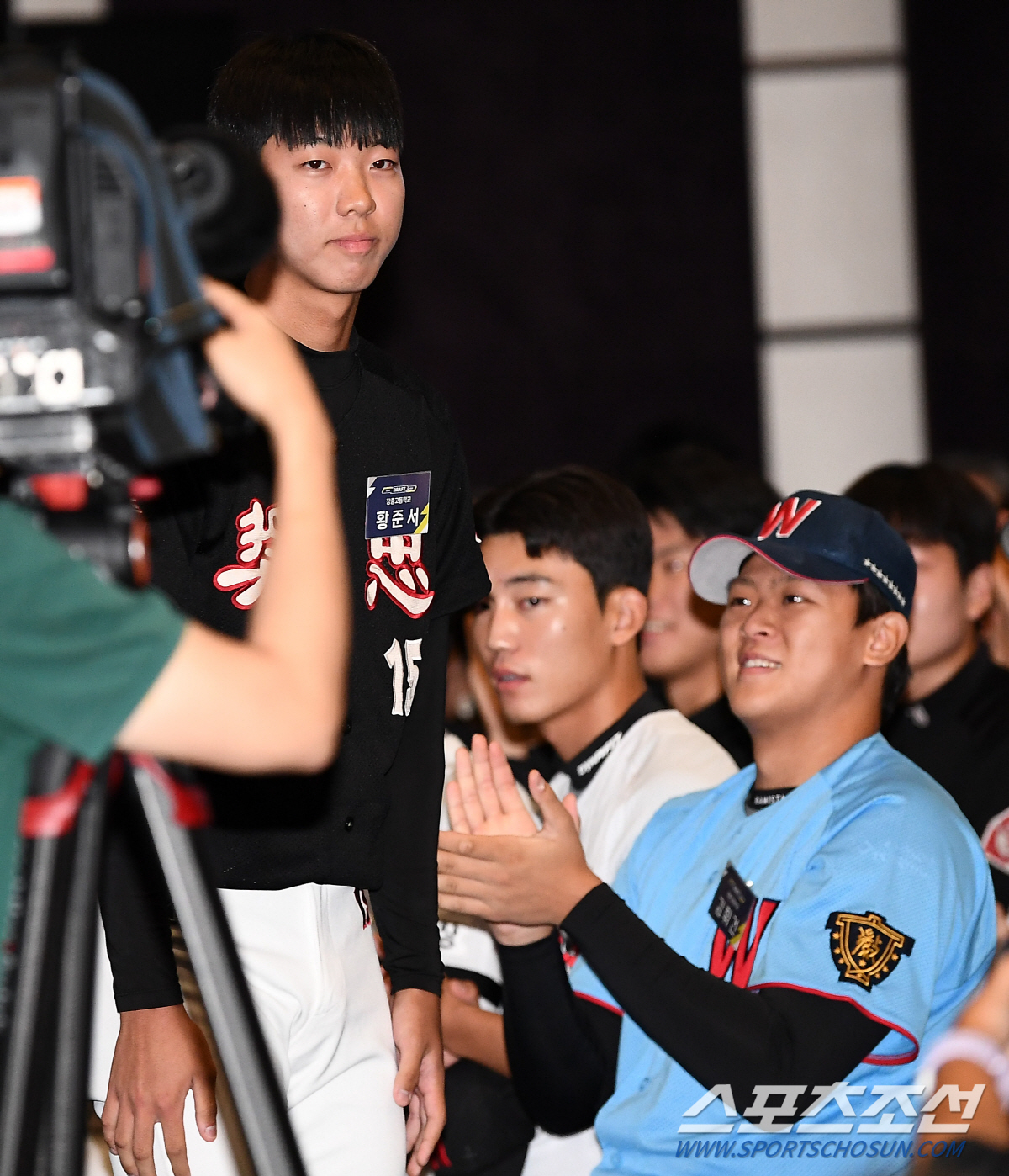 '인생 2회차 루키' 오른팔 바치겠다는 NC 김휘건, 당찬 포부에 이어 …