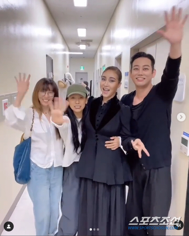 이효리의 핑클은 '~ing' vs 바다의 S.E.S.는 '눈물 손절'…'…