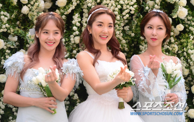 이효리의 핑클은 '~ing' vs 바다의 S.E.S.는 '눈물 손절'…'…