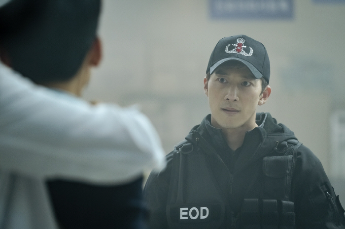 이완 ‘국민사형투표’로 6년만 안방극장 컴백 ‘강렬한 존재감’[공식]