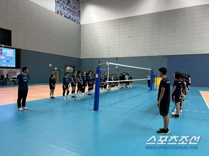 히타치와 1차 합동훈련→컵대회 우승 GS칼텍스, 청평에서 2차 합동훈련 …