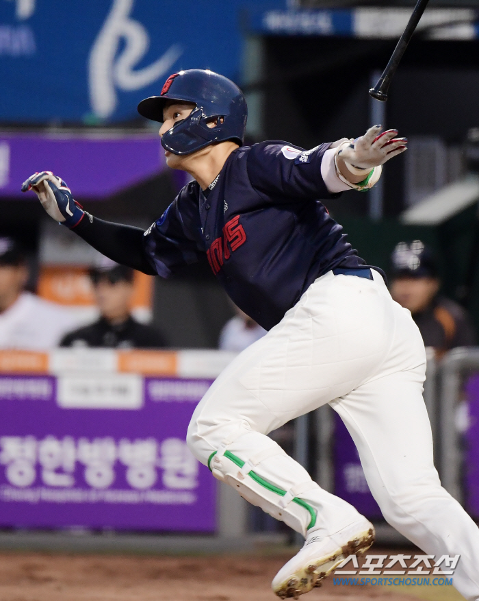 아이돌 못지 않은 '부산 대세 인증', 지하철역 생일 축하 광고도 떴다……