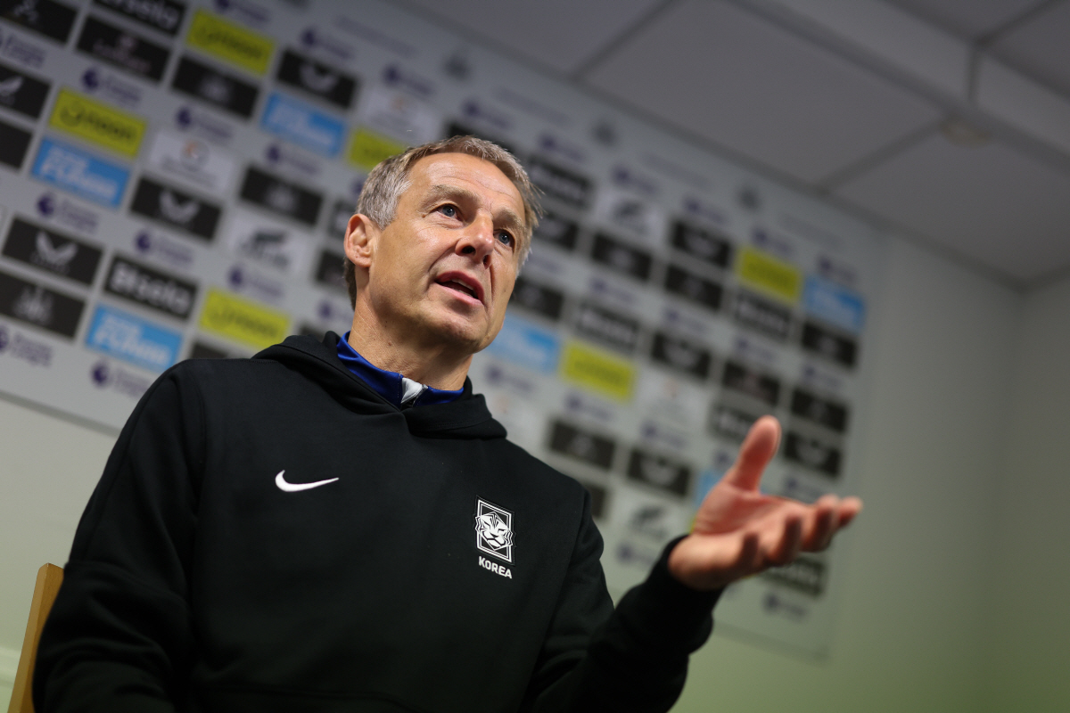 日매체 '클린스만 이틀 연속 K리그 방문만으로 화제, 모리야스 감독에겐 …