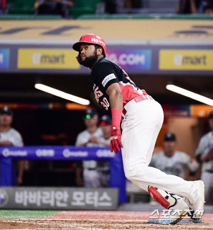 하필 이 시기에…9월 타율 .218, 가을바람 불자 식어버린 테스형의 타…