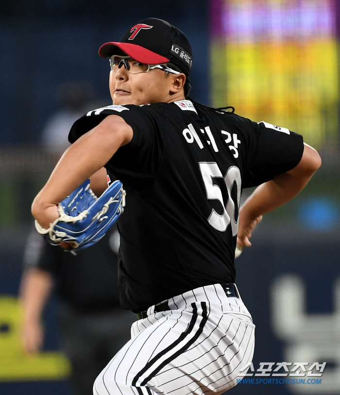 '전설의 드래프트' 동기생에 가렸던 9R 투수, 끝까지 포기하지 않았다.…