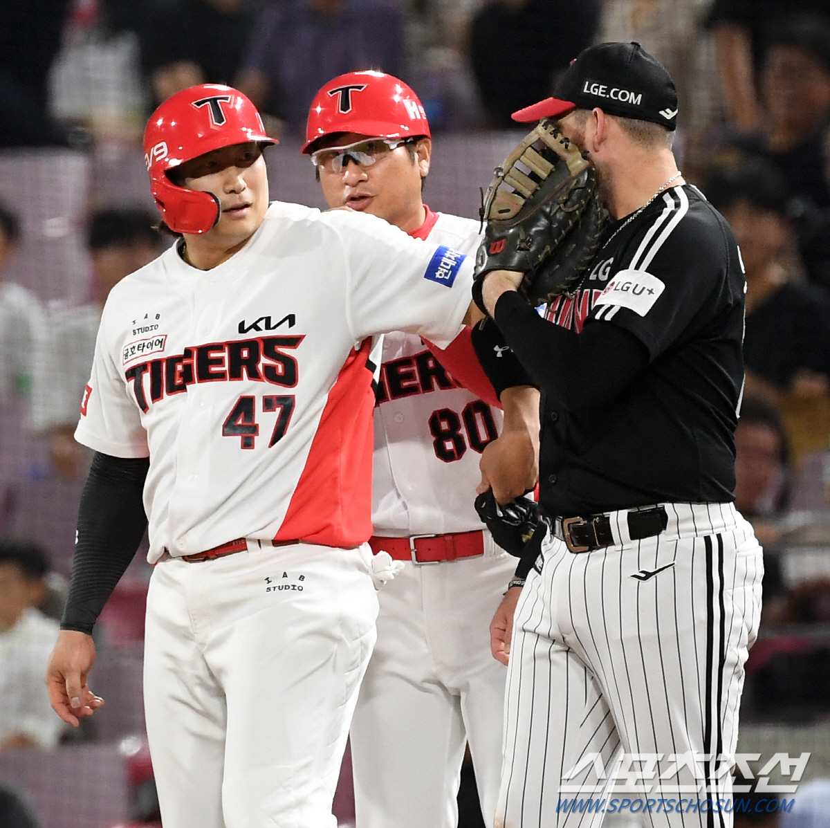 '햄스트링 부상 시즌 아웃' 슬라이딩 직후 굳어버린 나성범의 표정, 최선…