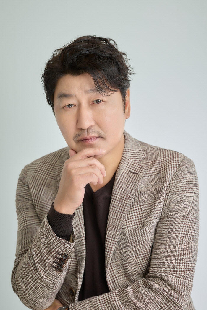 [인터뷰 종합] "故김기영 감독 특정한 영화 아냐"…송강호, '거미집' …