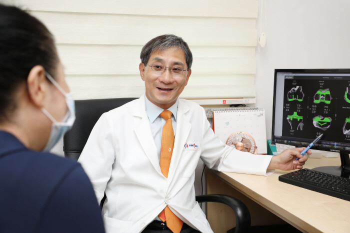 [인터뷰] 이수찬 힘찬병원 대표원장 "자가 골수줄기세포 주사, 인공관절 …