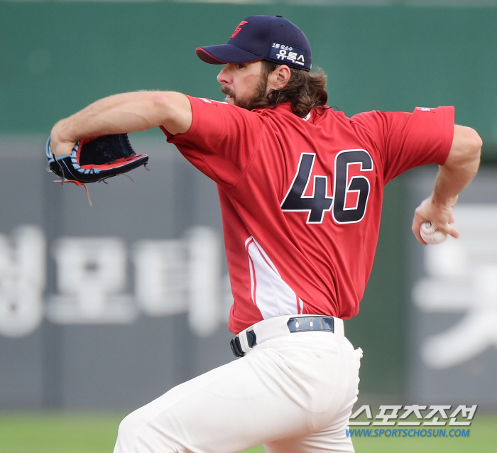 '후반기 ERA 2위+평균 6이닝' 페디보다 잘 던졌는데 고작 4승…'사…