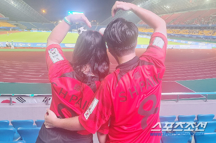 "짜요" 잠재운 "대~한민국"…열일 제쳐두고 항저우 찾은 韓팬들의 열정,…