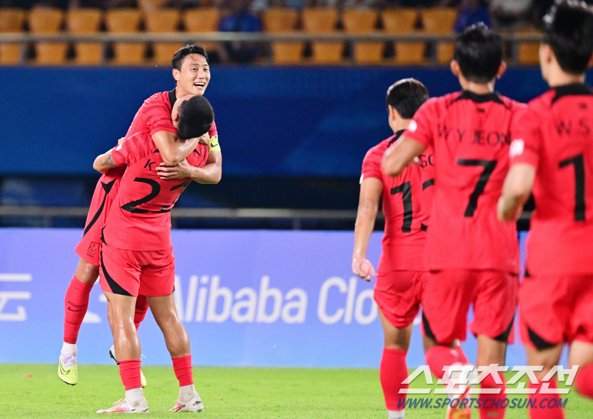 "짜요" 잠재운 "대~한민국"…열일 제쳐두고 항저우 찾은 韓팬들의 열정,…