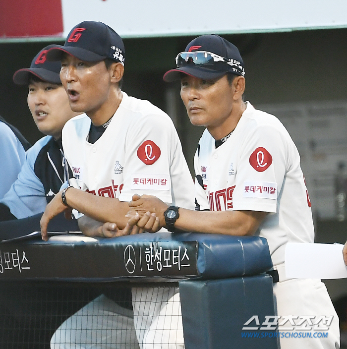 '필승조→캡틴→영건마저 이탈' 아스라히 멀어진 롯데의 가을야구…이젠 정말…