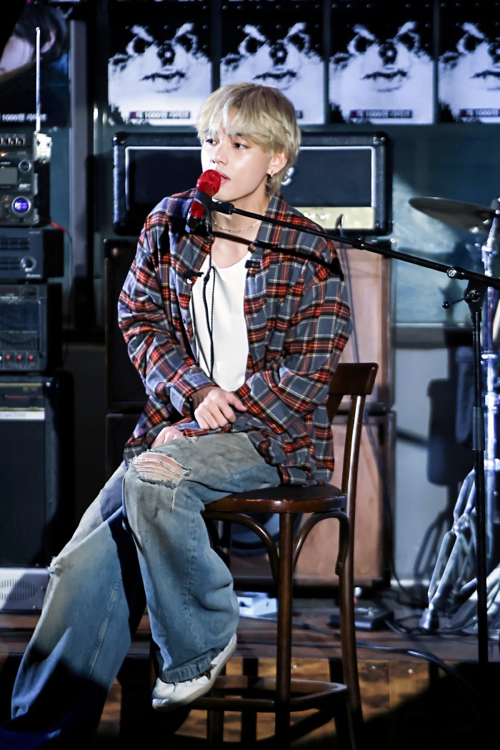 "뷔가 강릉에?" '아미'위한 특별한 게릴라 이벤트 선물