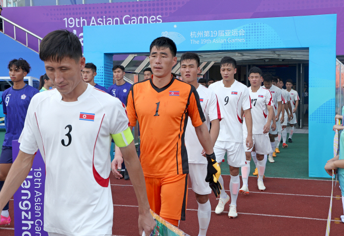 [항저우 NOW]'115위' 공격 축구 북한, '97위' 키르기스스탄 잡…