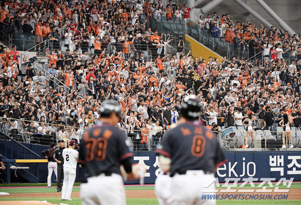 "5경기나 남았다고?" 롯데 반등의 기회될까…한화 7위 약진 찬스일까, …