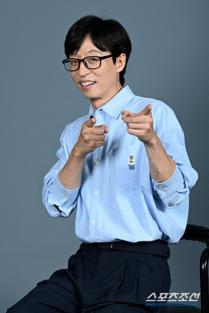 [단독②] 유재석 "데뷔 32주년? 기적, 있을 수가 없는 일"(청룡시리…