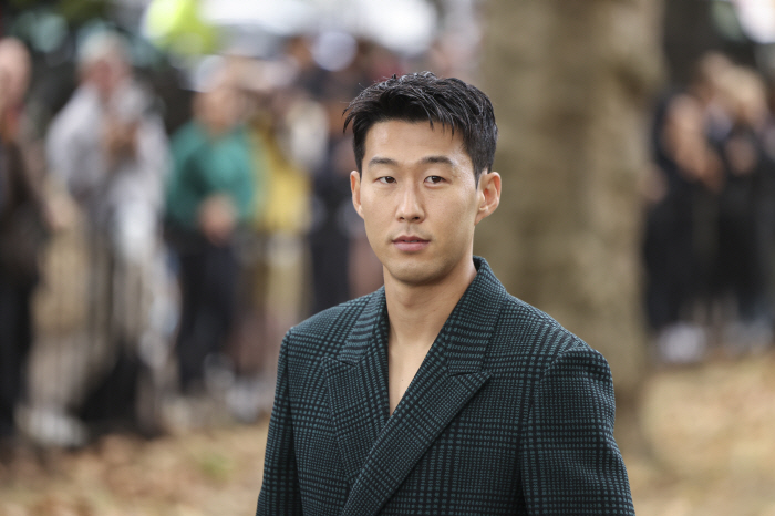 '케인 반강제적 매각' 토트넘, SON은 안전장치 철컹철컹! 연장 옵션 …