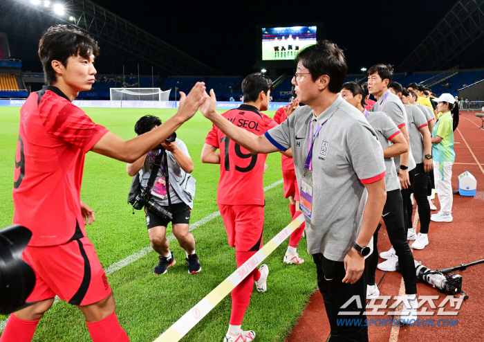 [항저우ON]'2경기 13골' 골잡이 황선홍 닮은 황선홍호, 변화무쌍 공…