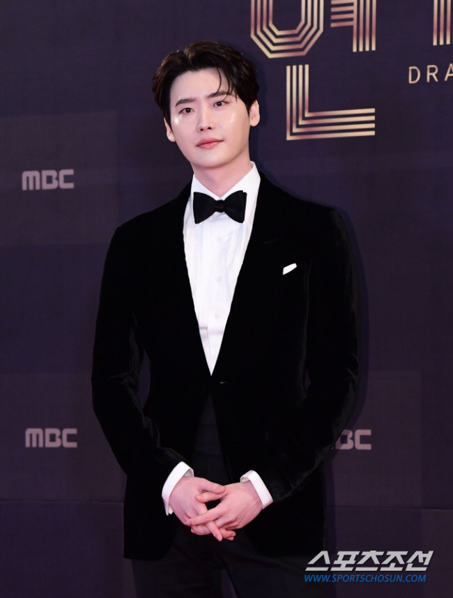 이종석, 송중기 소속사 떠난다 "10월말 전략적 협약 종료" [전문]