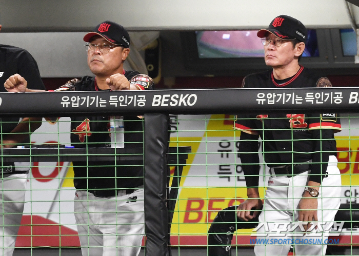 9회초 번트 대타→파울,파울→대타교체→안타. 번트 대타→파울,파울→또 대…