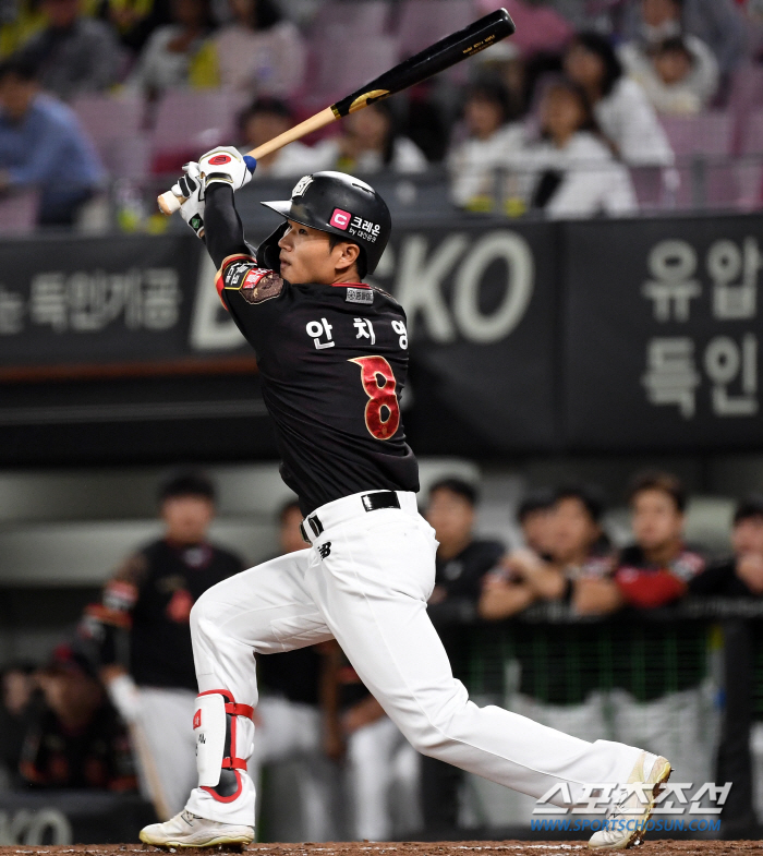 9회초 번트 대타→파울,파울→대타교체→안타. 번트 대타→파울,파울→또 대…