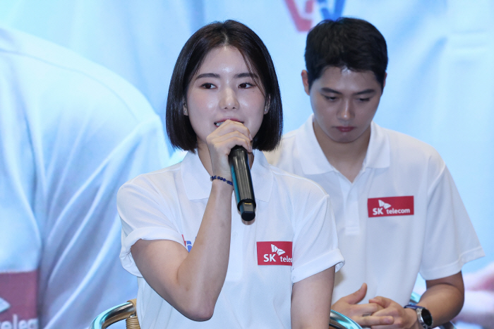 [내일의 항저우]"드라마 속 주인공처럼" 금빛찌르기 나서는 '미녀검객' …