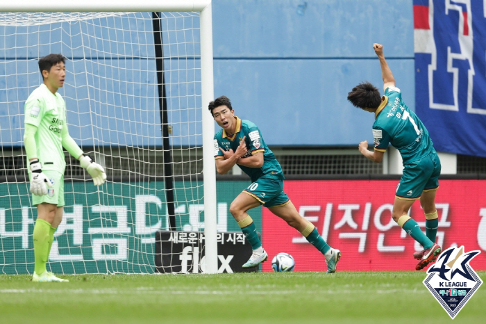 '모두가 웃었다' 20경기-759분-20번째 슈팅만에 만들어 낸 유강현의…