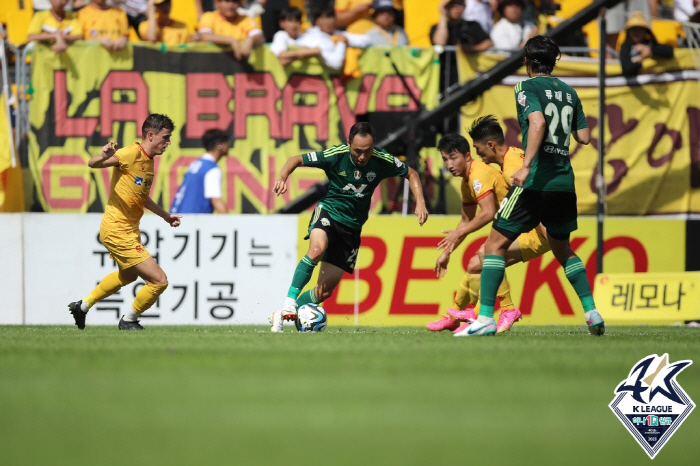 '안현범 결승골' 전북, '10경기 무패' 광주 1-0으로 제압 '6경기…