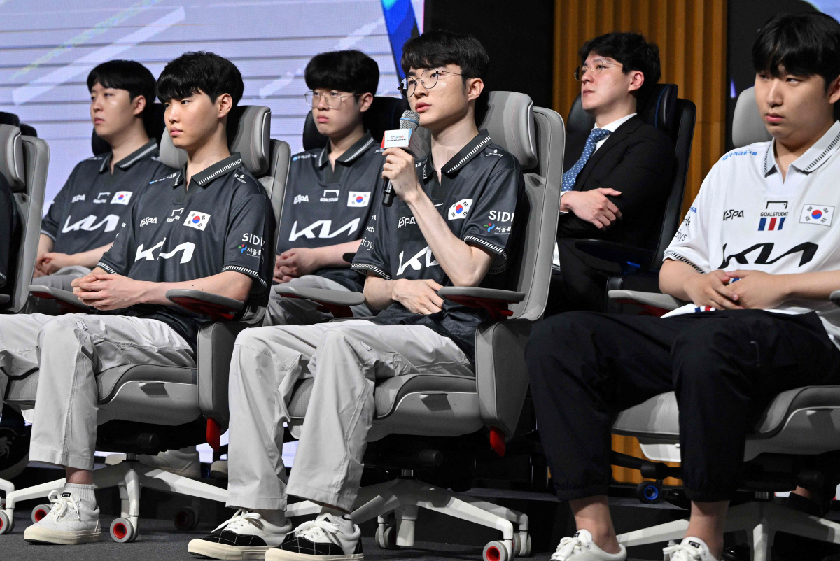 "e스포츠 스타 페이커, BTS가 얻지 못한 병역면제 받나" 초미의 관심…