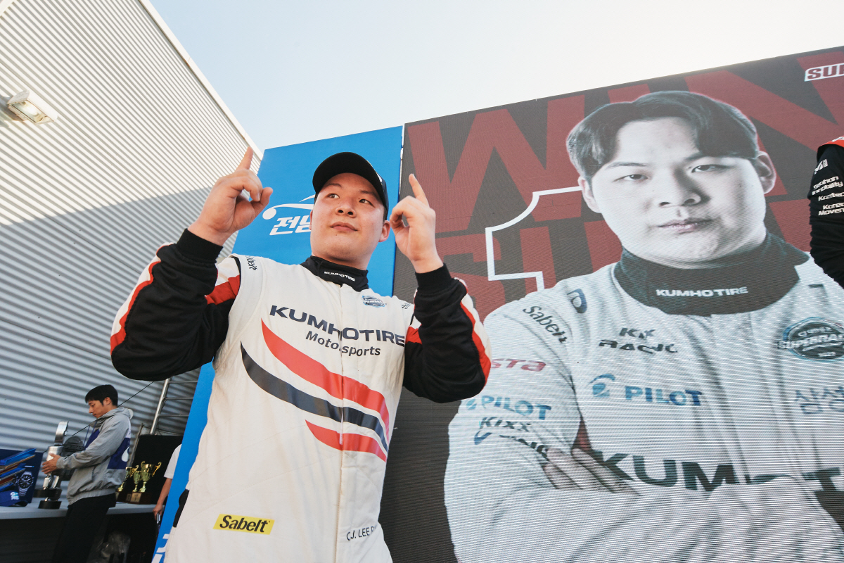 이찬준, 슈퍼레이스 6000 클래스 시즌 3승째 거두며 드라이버 포인트 …