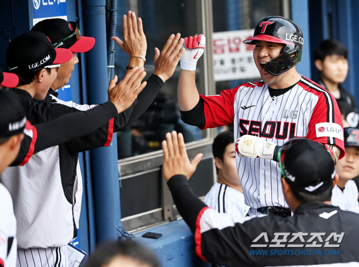 이래서 1위팀은 다르다, 3~6번 김현수 오스틴 오지환 김민성 홈런…2주…