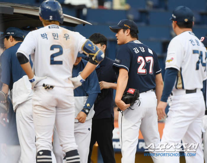 '박한결 연장 11회말 극적 끝내기 만루 싹쓸이타' NC, 3위 자리 굳…