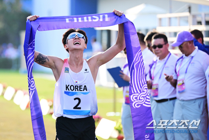 [항저우ON]'中 황당규정 때문에' 金 따고도 메달 못받은 근대5종 막내…