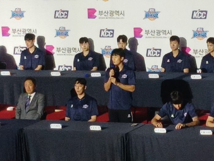 "최강 KCC, 부산에서 출발!" KCC-부산시 잔치같은 협약식…부산시 …