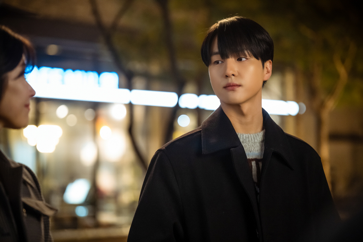 '이두나!' 수지, 은퇴한 아이돌 변신..감독 "이두나 役? 수지밖에 없…