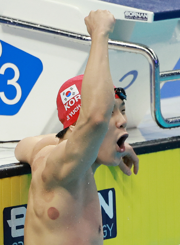 [항저우ON]'21세 영건' 지유찬 깜짝 AG 신기록으로 자유형 50m …