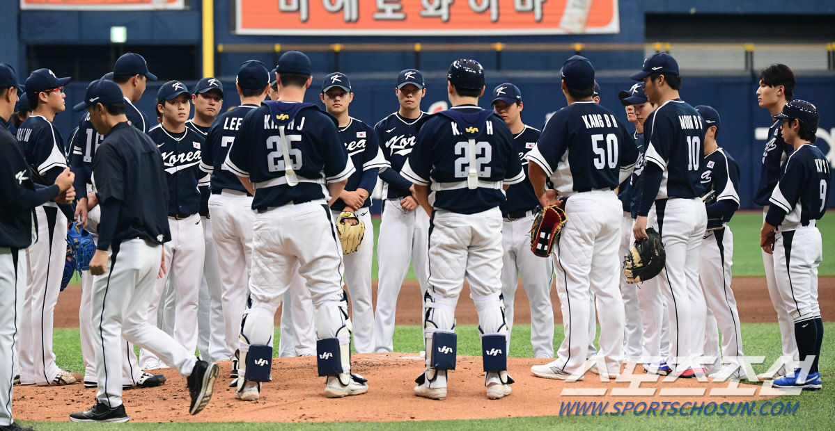 '이의리→윤동희 미스터리' 야구 대표팀은 왜 뒤늦게 타선 강화에 올인할까…