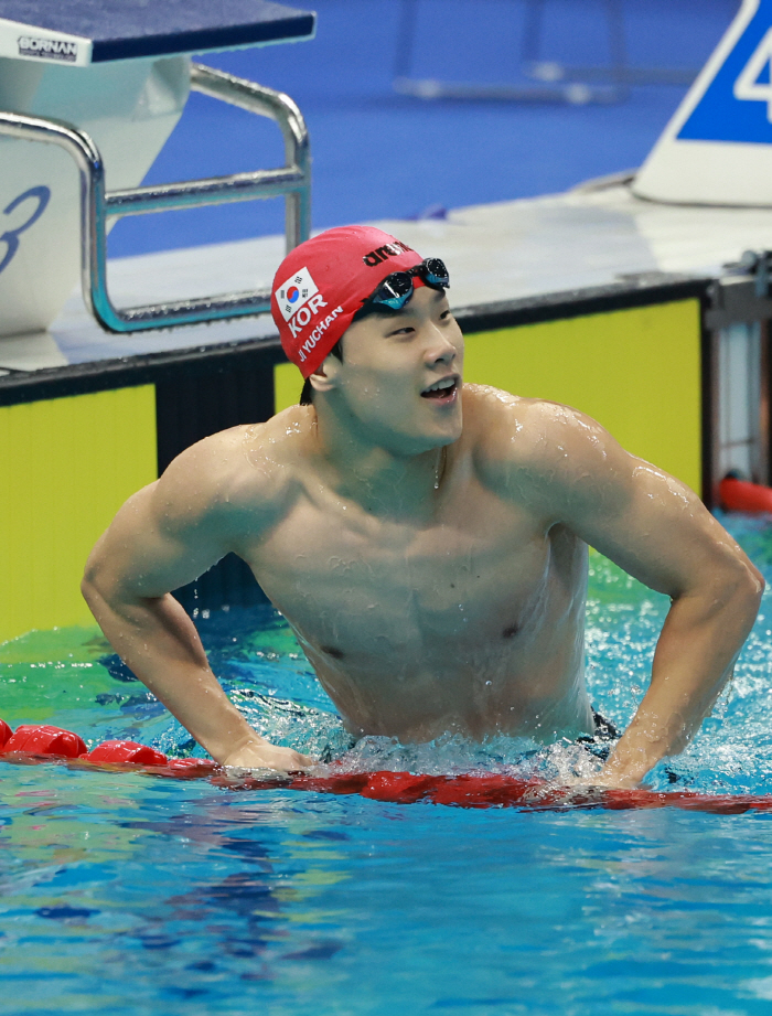 [항저우ON]'깜짝 금메달' 지유찬 韓 자유형 50m 21년 만의 AG …