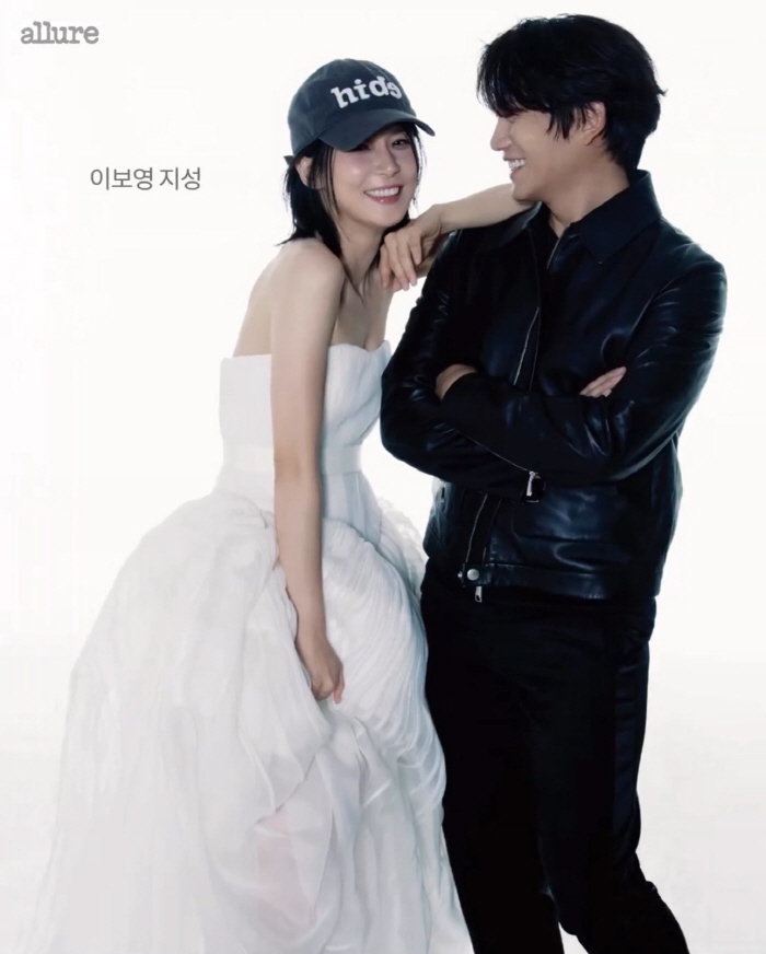 이보영♥지성, 결혼 10주년 리마인드 웨딩 화보..꿀 뚝뚝 '비주얼 부부…