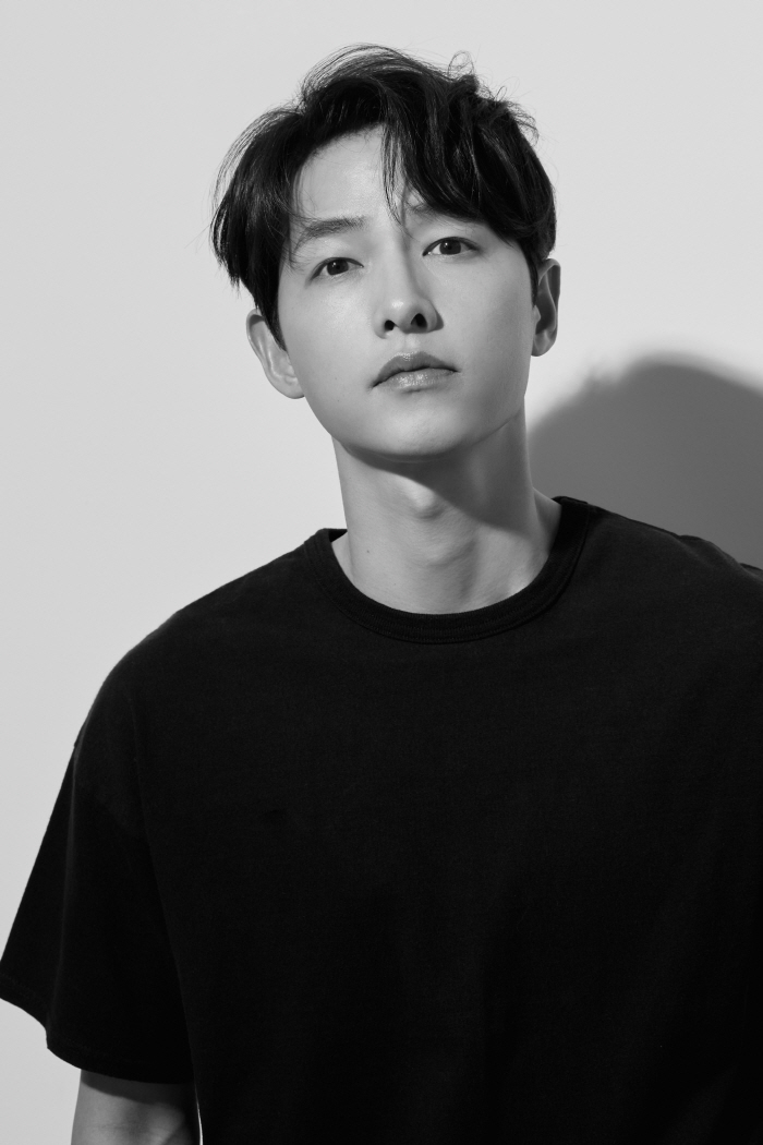 [SC인터뷰] "♥케이티도 응원"…아빠 된 송중기, '화란'으로 활짝 연…
