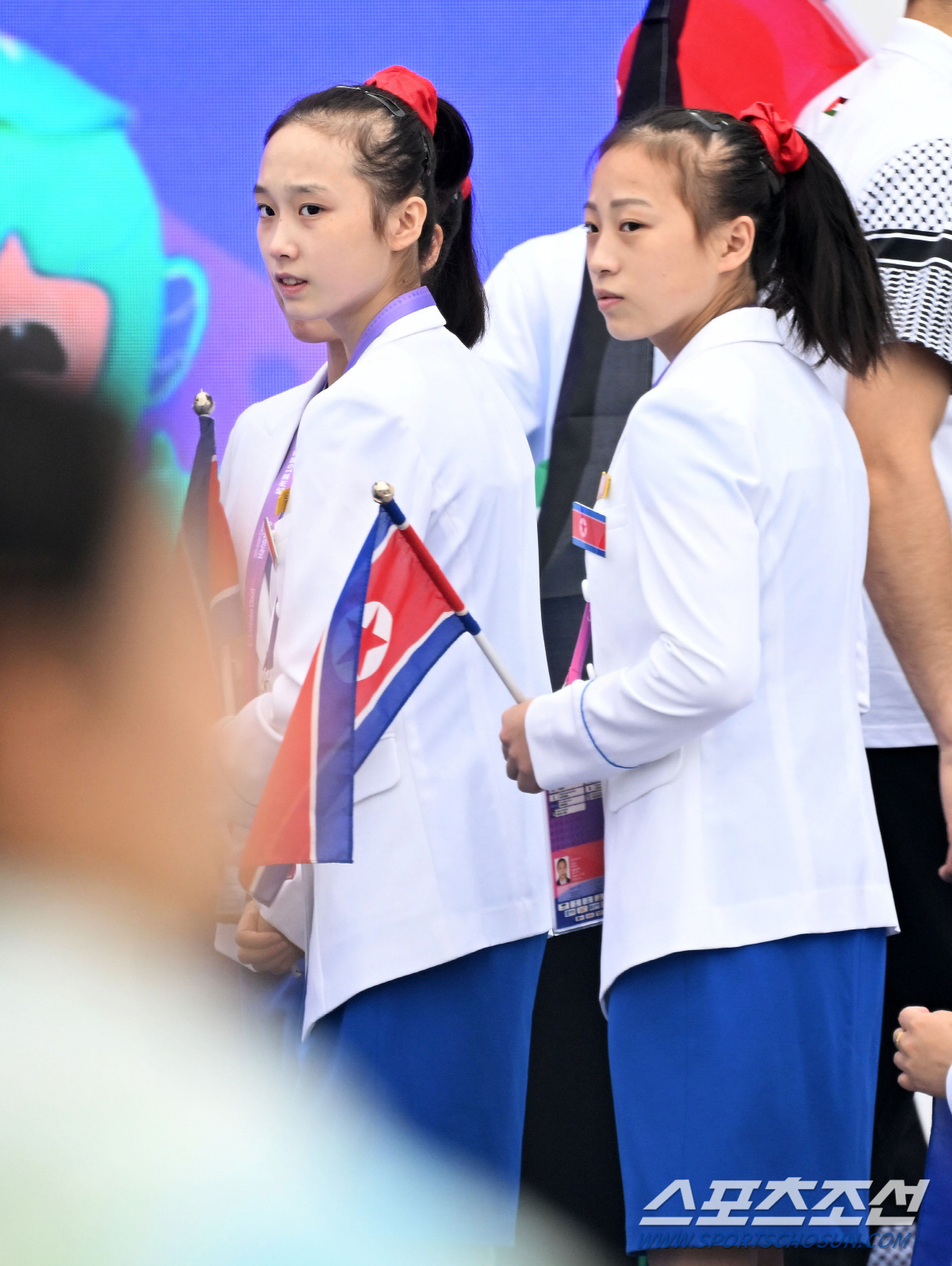 [항저우ON]고개 '절레' 흔들고 '쌩'하고 도망, 北 입 꾹 다문 채 …