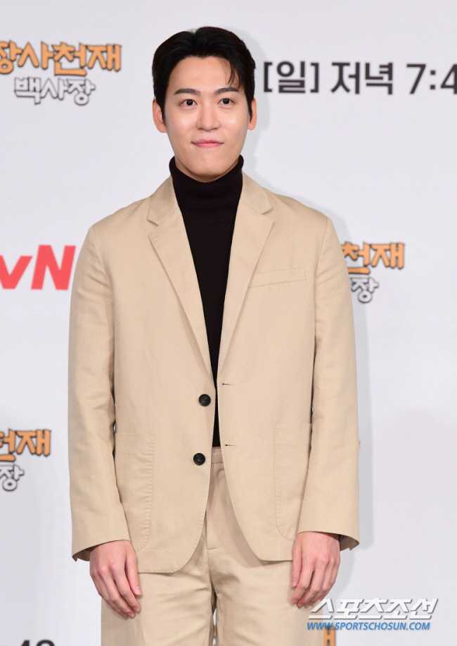 존박, 결혼 2년차에 아빠 됐다…"25일 득녀, 산모·아이 모두 건강" …