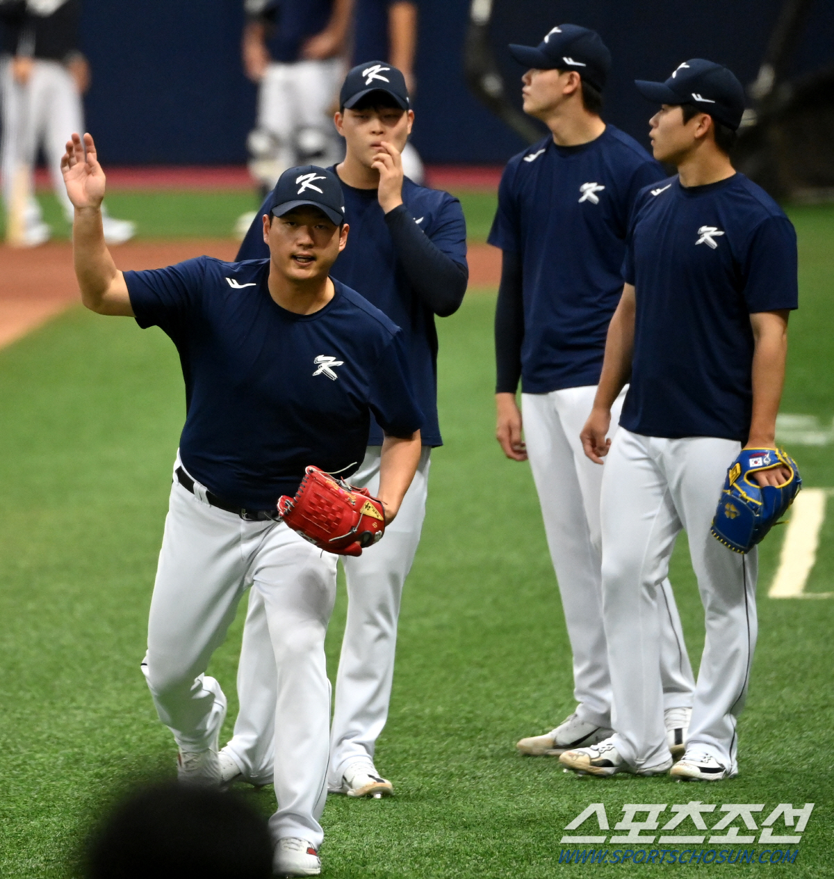 '빈틈 없는 대표팀 마운드' 류중일호 투수들의 수비훈련, 집중력 끌어올려…
