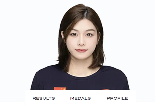 '200m 女혼영 金' 미모·실력 겸비한 '18세 新수영여신' 탄생