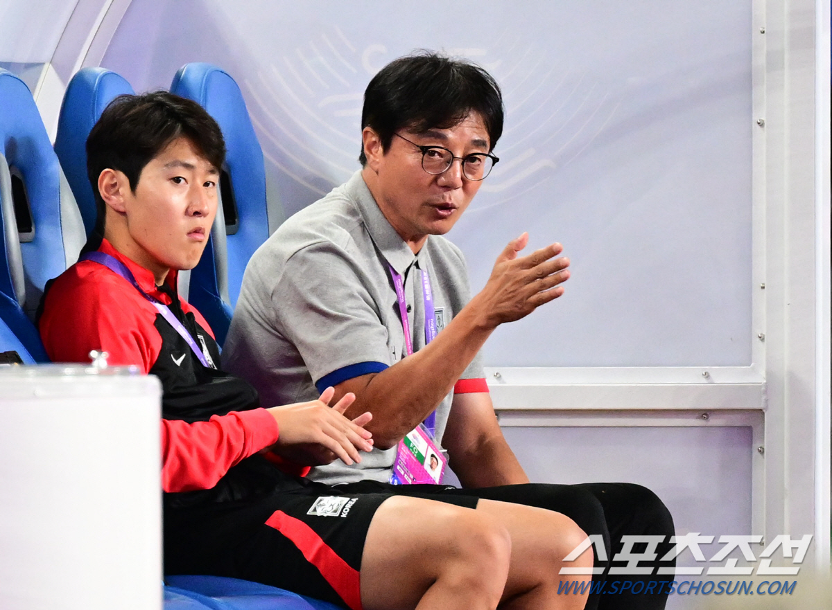 착각도 유분수? 日매체 황선홍호 비꼬기 '사실상 2군인 일본 최대 라이벌…