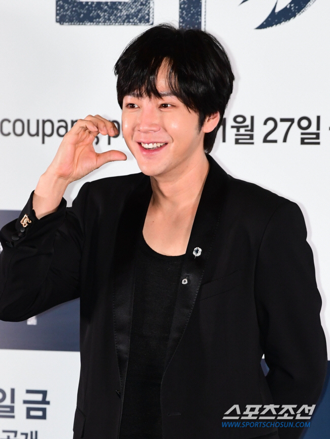 장근석, 팬클럽과 11년 동안 12억 기부…선한 영향력 실천 [공식]