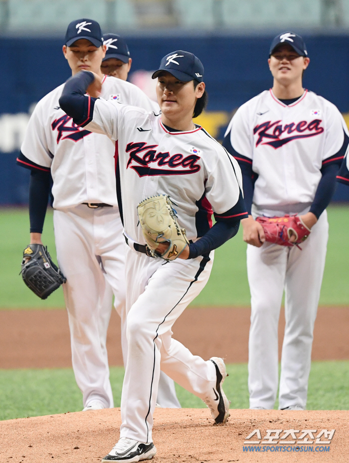 "투수만 좋은게 아니었어?" 문동주냐 곽빈이냐, 대만전 선발 확정 못한 …