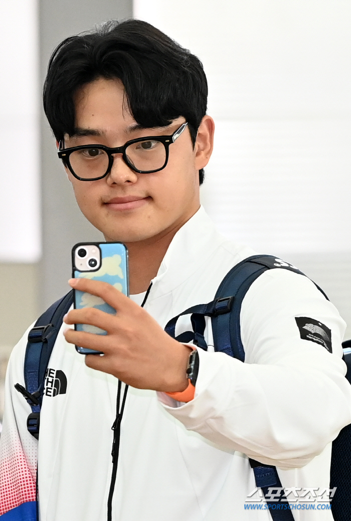 "문동주&곽빈→윤동희" 결전의땅 항저우, 사령탑이 꼽은 '투타 에이스' …