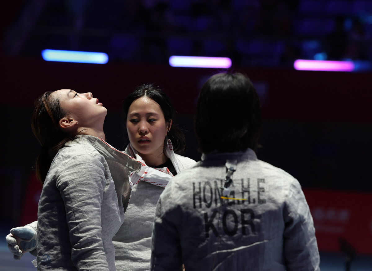 [항저우ON]'40-31→42-45'日에 통한의 역전패…女사브르 단체전 …